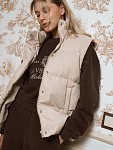 Пуховый жилет JE T'AIME MILK из бархатистой мембраны 