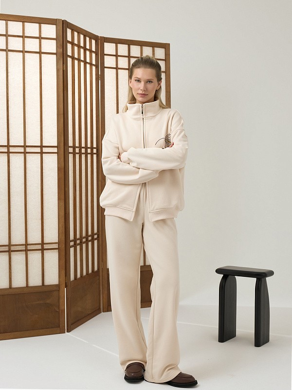 Костюм JAPANDI СHAMPAGNE  олимпийка + прямые брюки