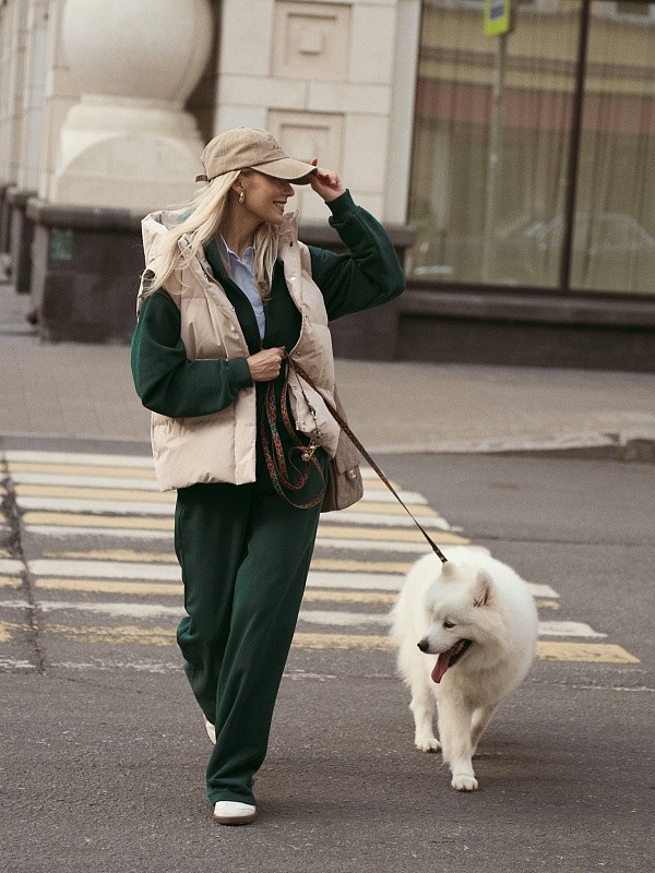 Пуховый жилет JE T'AIME MILK из бархатистой мембраны 