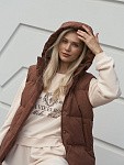 Пуховый жилет JE T'AIME BROWN SUGAR из бархатистой мембраны