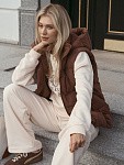 Пуховый жилет JE T'AIME BROWN SUGAR из бархатистой мембраны