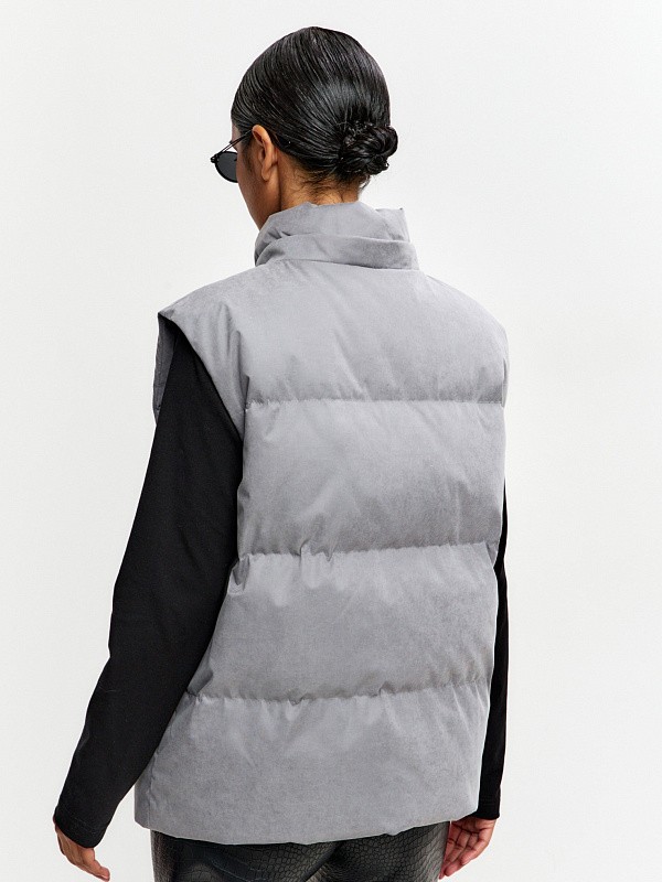 Пуховый жилет JE T'AIME GREY из бархатистой мембраны