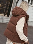 Пуховый жилет JE T'AIME BROWN SUGAR из бархатистой мембраны